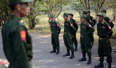 Myanmar'da Dehşet: Askeri Cunta Gençleri Zorunlu Askerliğe Zorluyor!